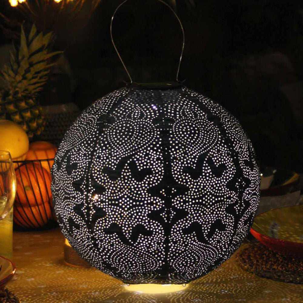 Lanterne Solaire Globe Design – Éclairage Extérieur avec Motif Marrakesh en Tyvek
