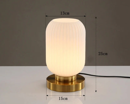 Lampe de Table Design Nordique en Verre – Élégance Moderne LED